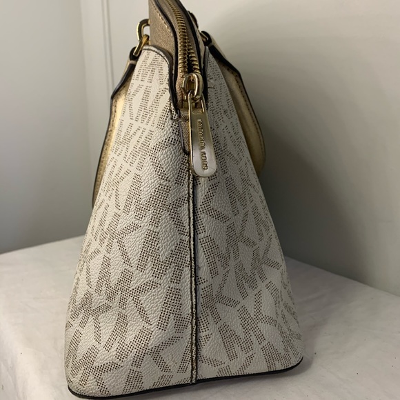 Micheal kors bag - Picture 8 of 8